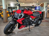 Ducati Diavel V4 (2023) RED